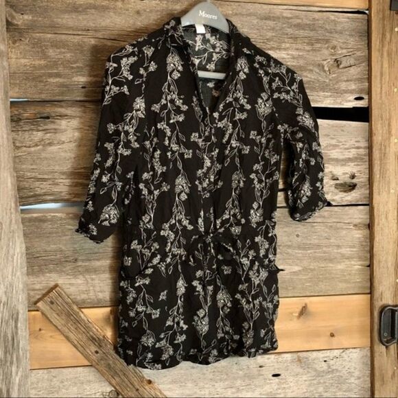 𝅺old Navy romper size Medium - Picture 1 of 3